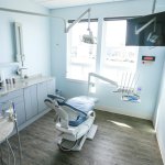 An image of an exam room at Alexandroff Dental