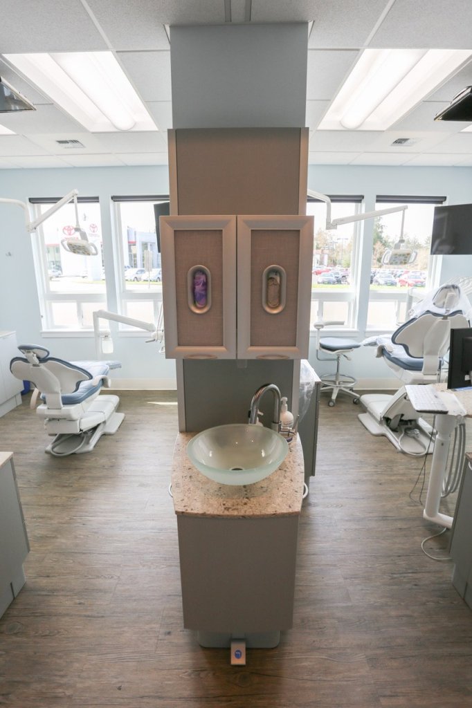 An image of the patient care area of Alexandroff Dental